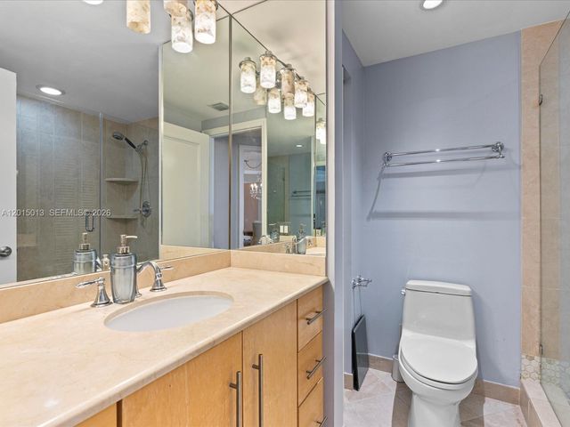 701 Brickell Key Blvd 2511, Miami, FL 33131