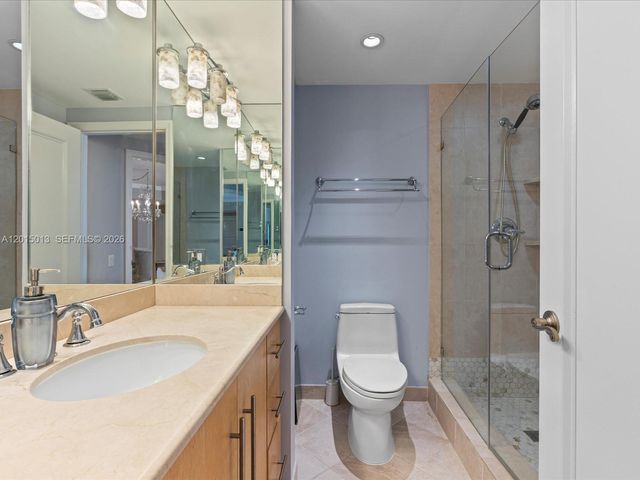 701 Brickell Key Blvd 2511, Miami, FL 33131