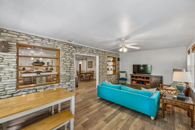 2632 Williams Lakeshore DR, Kingsland, TX 78639