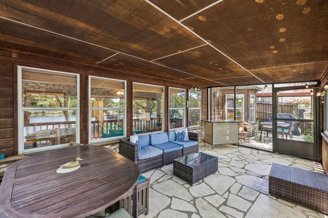 2632 Williams Lakeshore DR, Kingsland, TX 78639