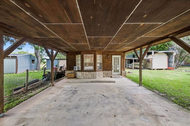 2632 Williams Lakeshore DR, Kingsland, TX 78639