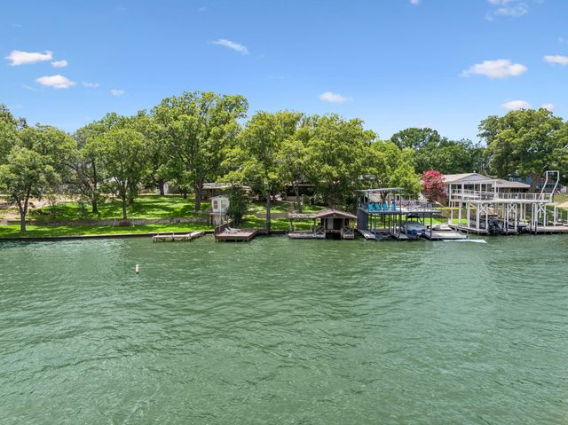 2632 Williams Lakeshore DR, Kingsland, TX 78639