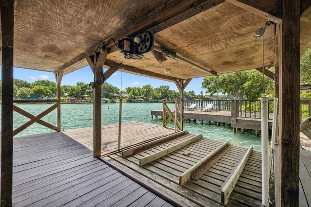 2632 Williams Lakeshore DR, Kingsland, TX 78639