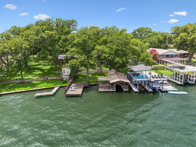 2632 Williams Lakeshore DR, Kingsland, TX 78639