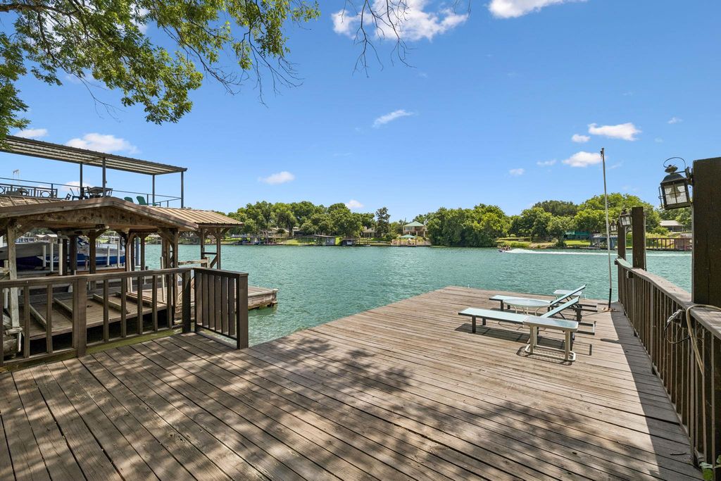 2632 Williams Lakeshore DR, Kingsland, TX 78639