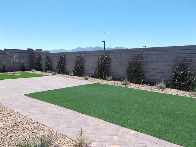 9751 Evergreen Pine Street, Las Vegas, NV 89166