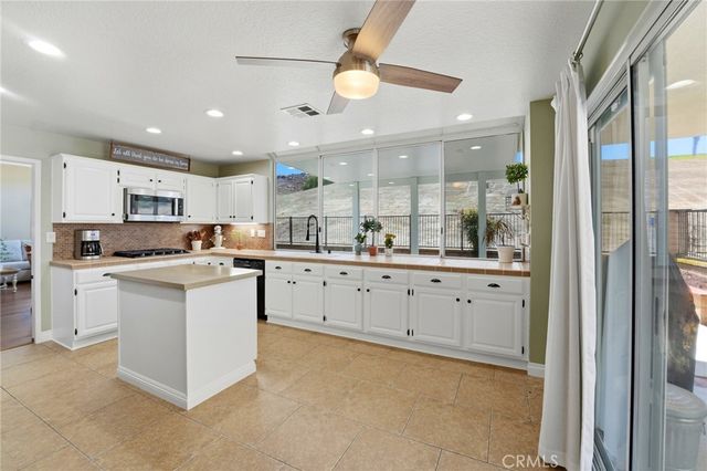 15352 Zaharias, Moreno Valley, CA 92555