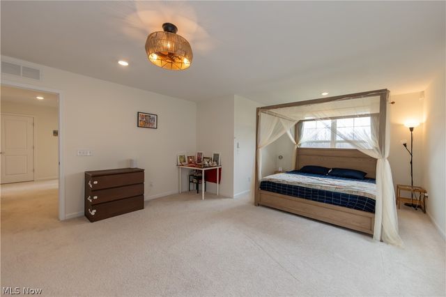 766 River Run Road, Aurora, OH 44202