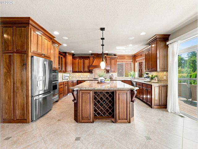 15137 Se SAINT ANDREWS Ct, Happy Valley, OR 97086