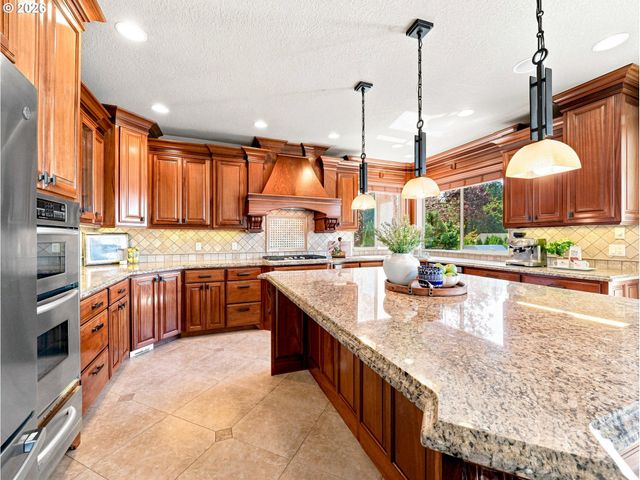 15137 Se SAINT ANDREWS Ct, Happy Valley, OR 97086