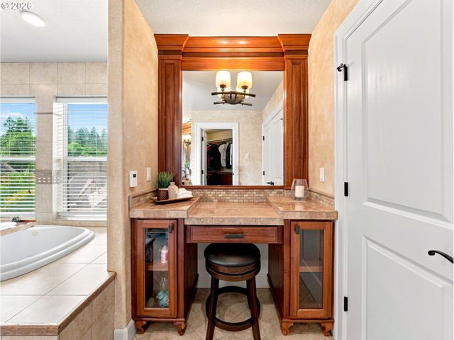 15137 Se SAINT ANDREWS Ct, Happy Valley, OR 97086