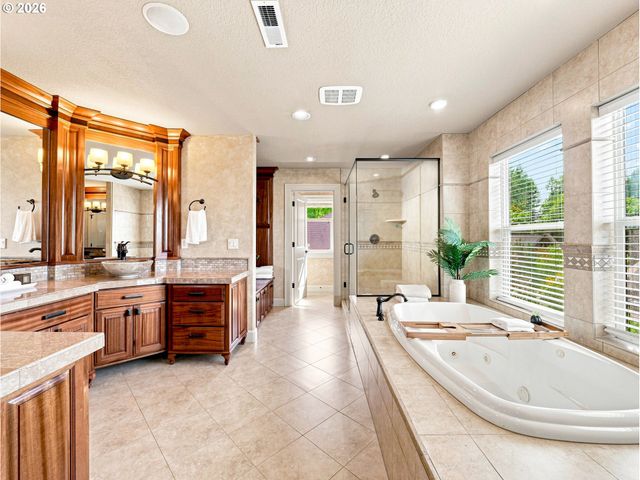 15137 Se SAINT ANDREWS Ct, Happy Valley, OR 97086
