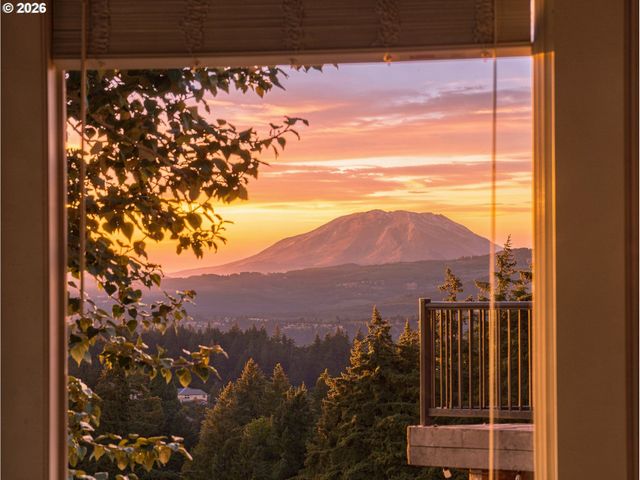 15137 Se SAINT ANDREWS Ct, Happy Valley, OR 97086