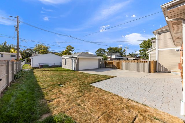 794 S Fairfield Avenue, Elmhurst, IL 60126