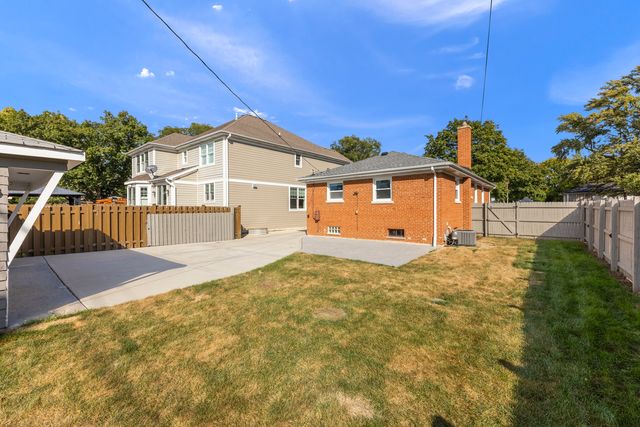794 S Fairfield Avenue, Elmhurst, IL 60126