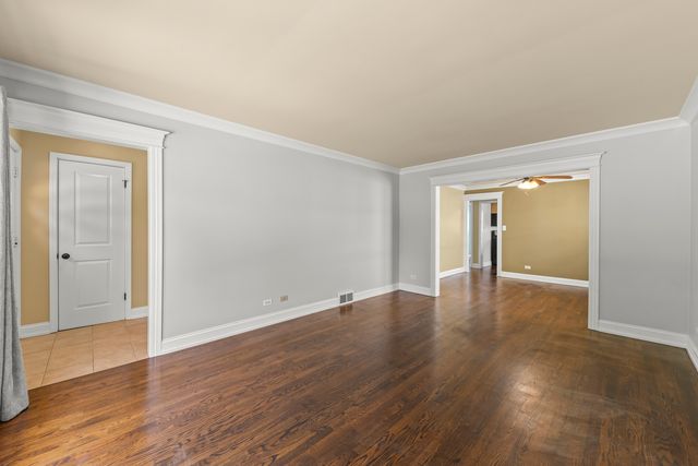 794 S Fairfield Avenue, Elmhurst, IL 60126