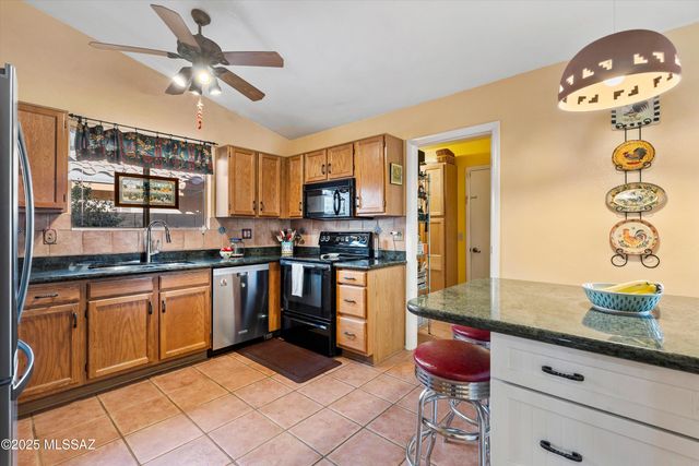 2121 N Star Glory Place, Tucson, AZ 85715