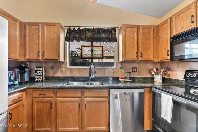 2121 N Star Glory Place, Tucson, AZ 85715