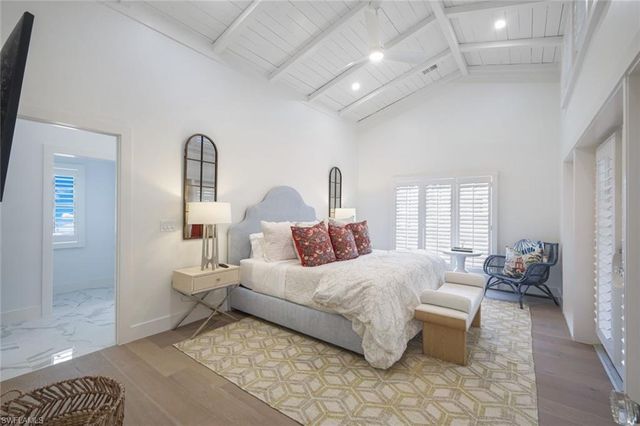 67 8th AVE S, Naples, FL 34102