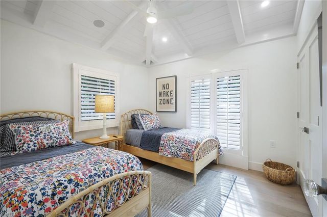 67 8th AVE S, Naples, FL 34102