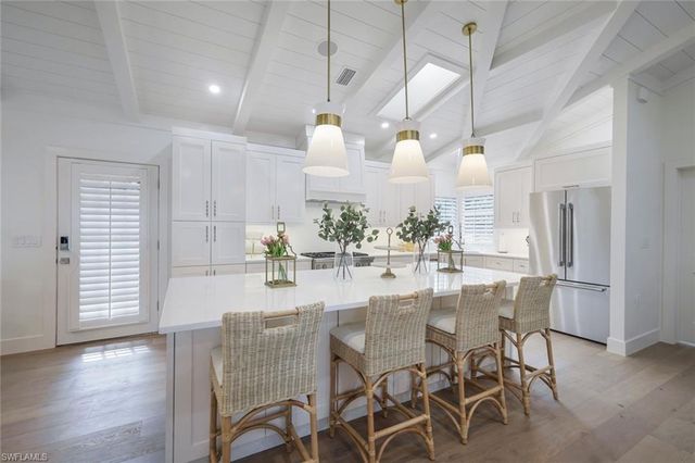 67 8th AVE S, Naples, FL 34102