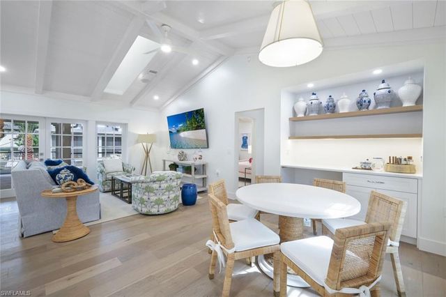 67 8th AVE S, Naples, FL 34102