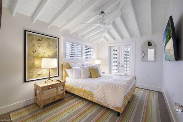 67 8th AVE S, Naples, FL 34102