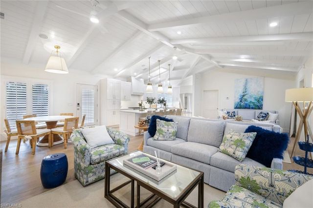 67 8th AVE S, Naples, FL 34102