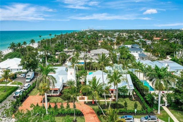67 8th AVE S, Naples, FL 34102