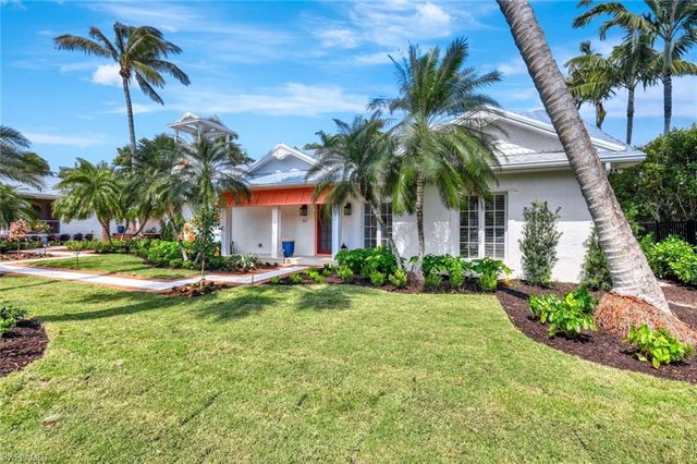 67 8th AVE S, Naples, FL 34102