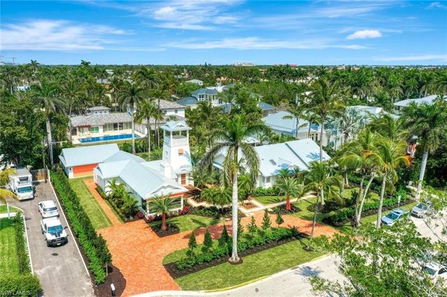 67 8th AVE S, Naples, FL 34102