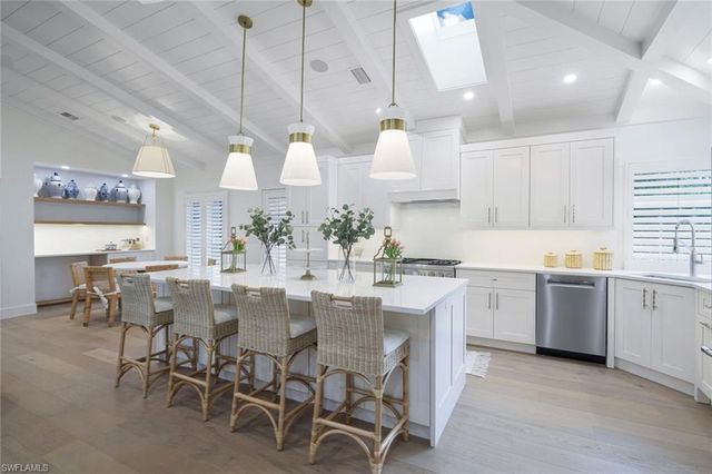 67 8th AVE S, Naples, FL 34102