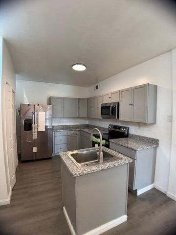 525 Georgetown Street, Lexington, KY 40508