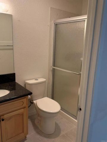 8490 Flanders Dr, Mira Mesa, CA 92126