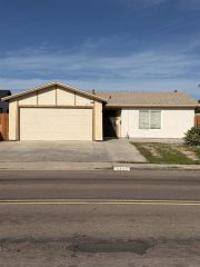 8490 Flanders Dr, Mira Mesa, CA 92126