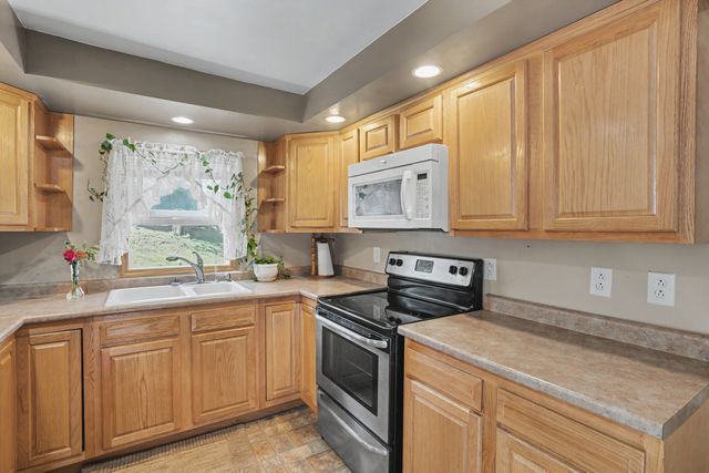 1021 Oneida Avenue, Davenport, IA 52803