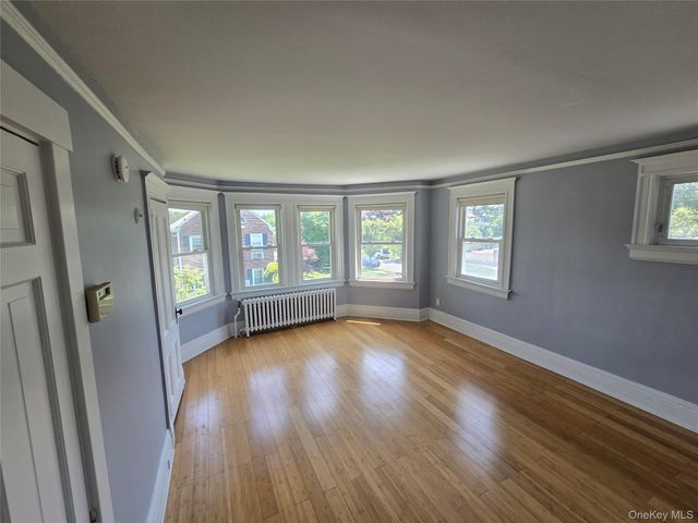 21-23 George Street, Manhasset, NY 11030