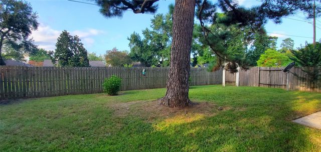 5226 Moonshadows Drive, Humble, TX 77346