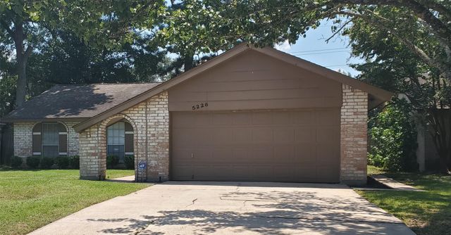 5226 Moonshadows Drive, Humble, TX 77346