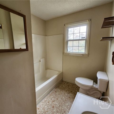 814 W 48th Street, Savannah, GA 31405