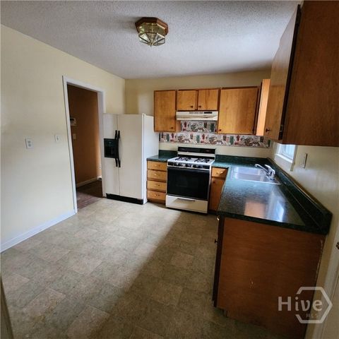 814 W 48th Street, Savannah, GA 31405