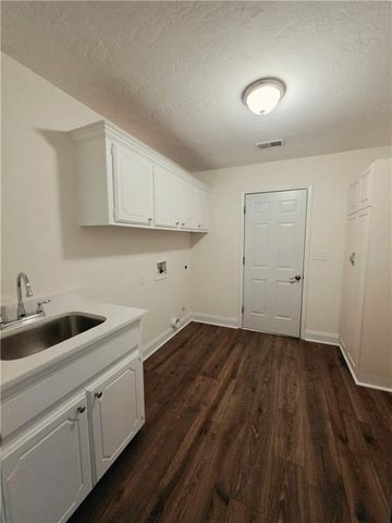 709 Oak Moss Drive, Lawrenceville, GA 30043