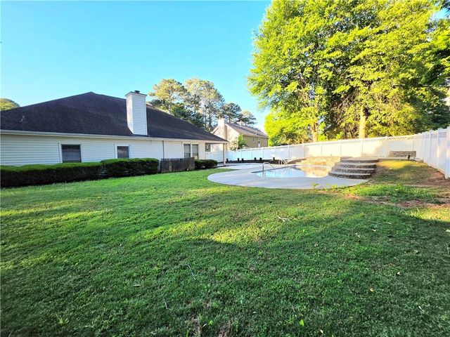 709 Oak Moss Drive, Lawrenceville, GA 30043