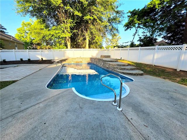 709 Oak Moss Drive, Lawrenceville, GA 30043