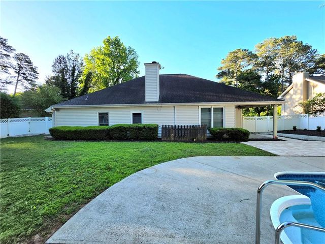 709 Oak Moss Drive, Lawrenceville, GA 30043