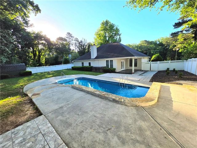 709 Oak Moss Drive, Lawrenceville, GA 30043