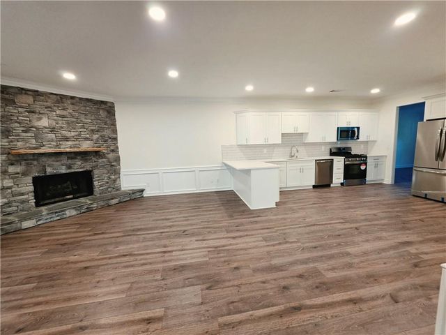 709 Oak Moss Drive, Lawrenceville, GA 30043