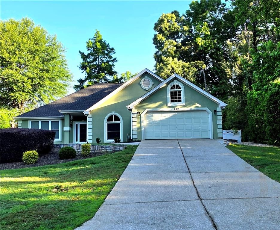 709 Oak Moss Drive, Lawrenceville, GA 30043