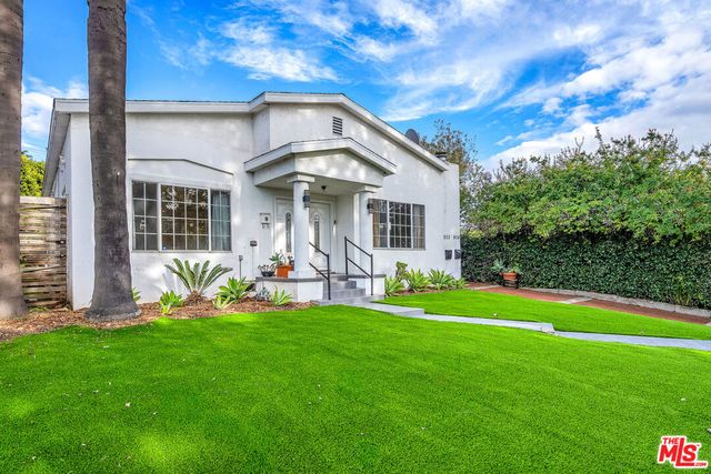 922 S Bundy Drive, Los Angeles, CA 90049