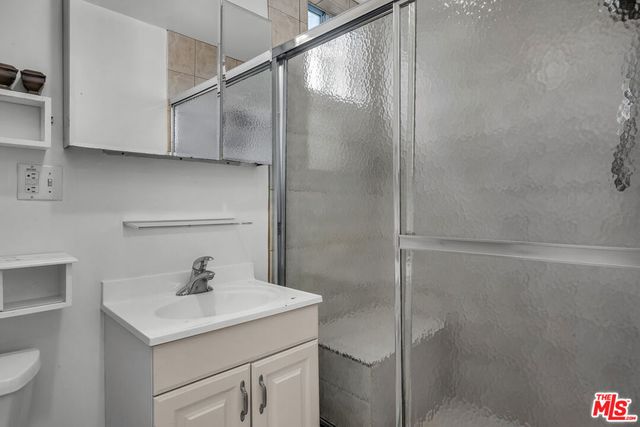 922 S Bundy Drive, Los Angeles, CA 90049